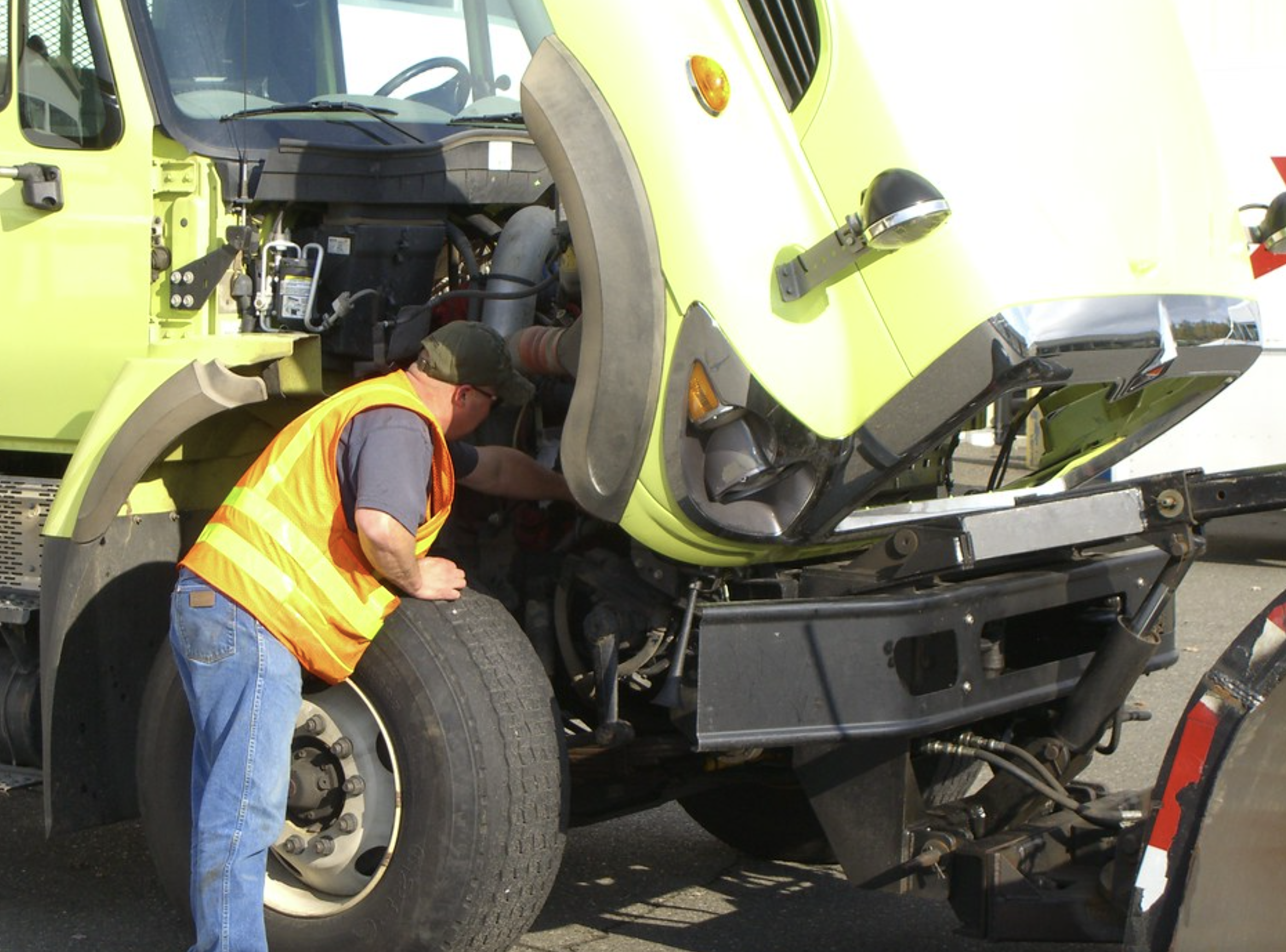 this image shows mobile truck repair in Draper, UT